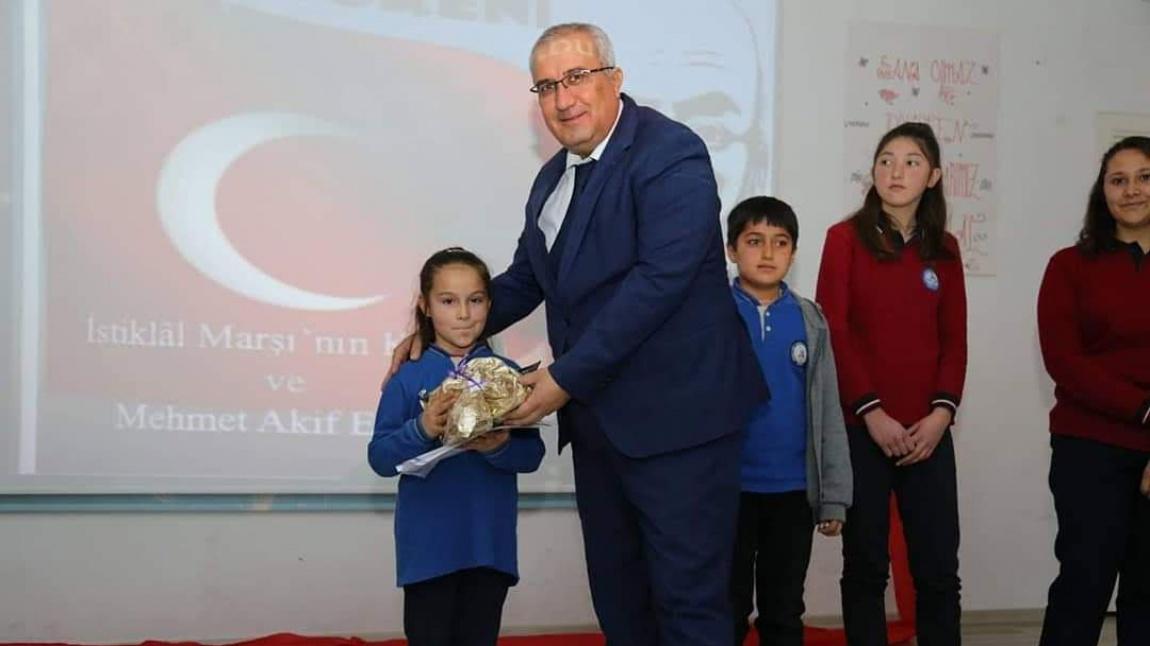 Öğrencimiz Merve AKŞİT İlçe 2.liği ödülü aldı.